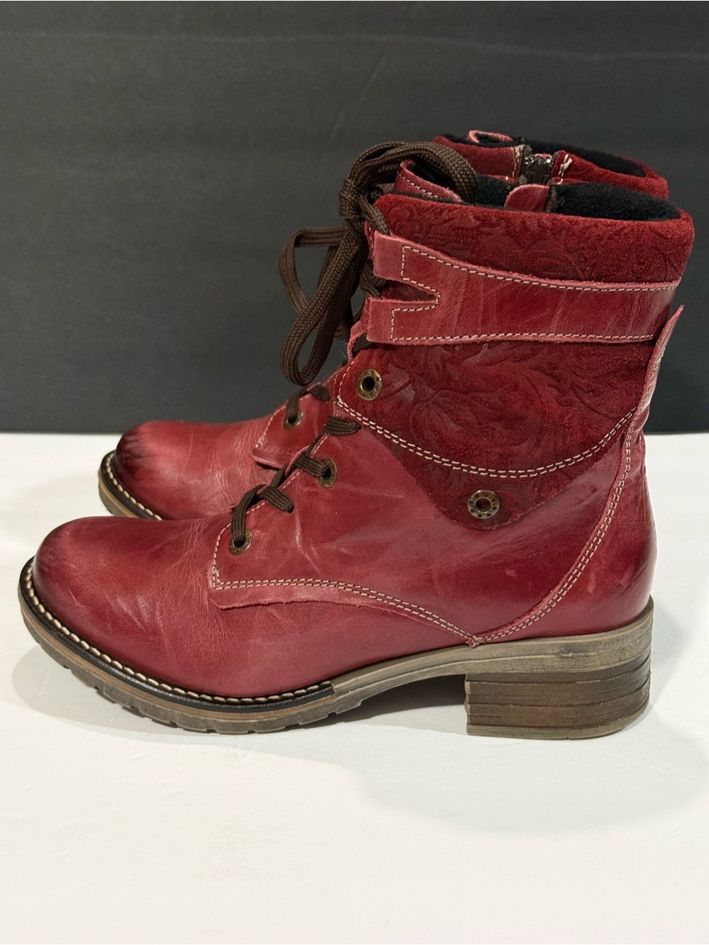 Dromedaris Women's burgundy Lace-Up Leather Ankle Boots, size 39